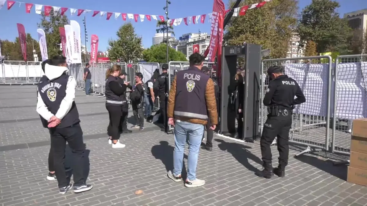 CHP Beşiktaş’ta Miting Düzenledi